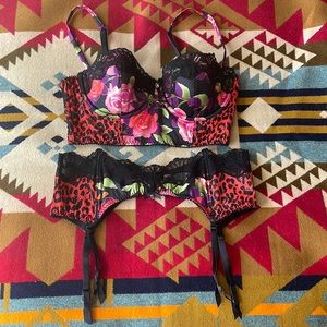 Victoria’s Secret lingerie bra and garter set